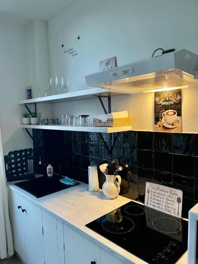 Sleep Inn - Black And White Modern Flat With Cityview Antwerpen Eksteriør bilde