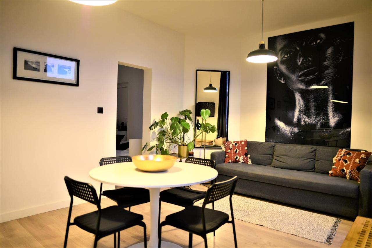 Sleep Inn - Black And White Modern Flat With Cityview Antwerpen Eksteriør bilde