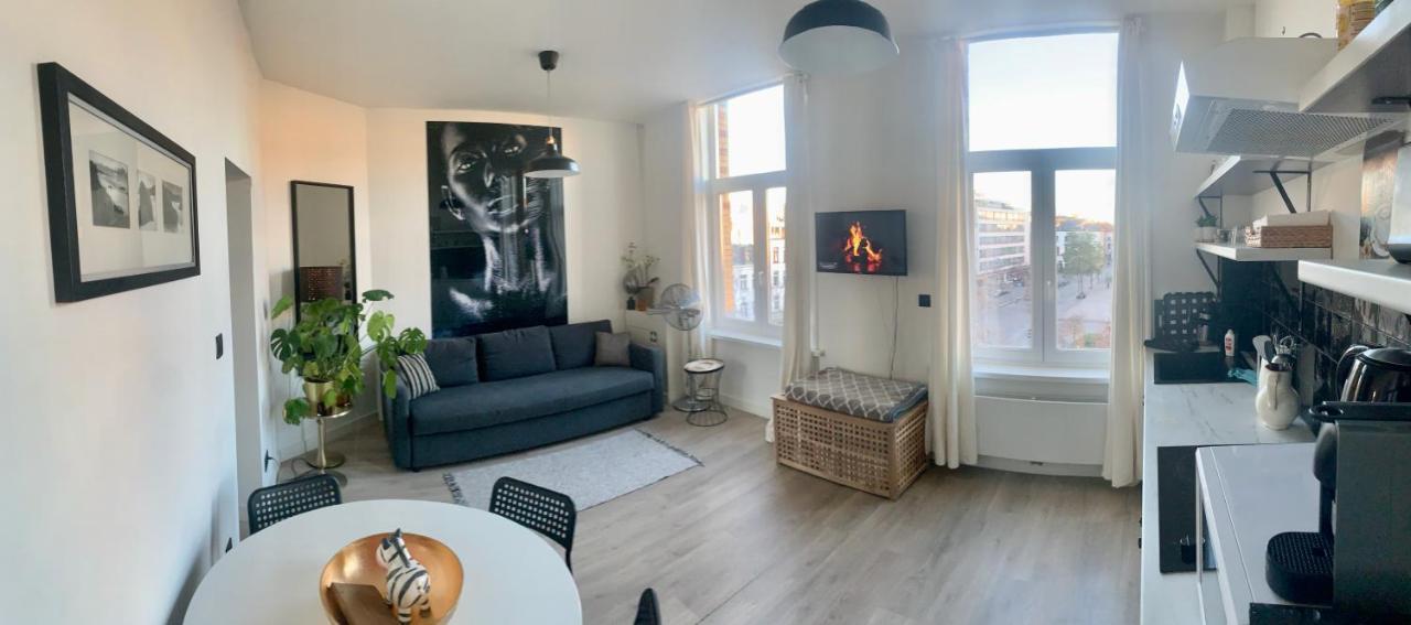 Sleep Inn - Black And White Modern Flat With Cityview Antwerpen Eksteriør bilde